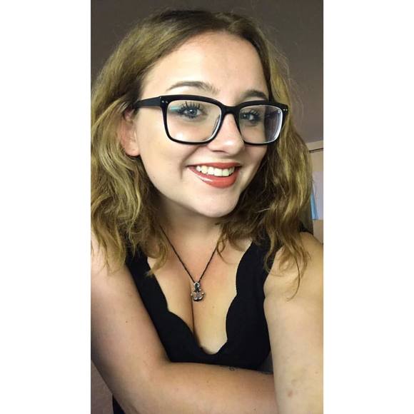 Meet your Posher, Lexi - Picture 1 of 1